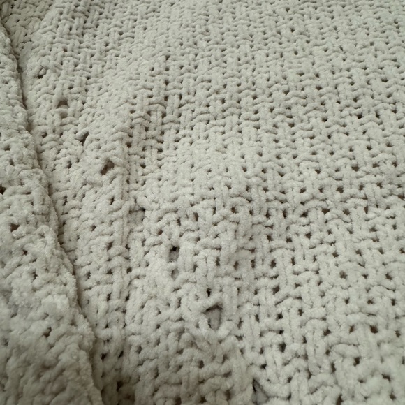 White soft knit sweater - Picture 2 of 3